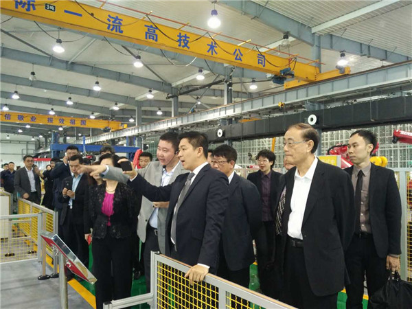 1573701321599370.jpg 新加坡国会议长陈川仁一行莅临jinnianhui金年会公司调查.jpg